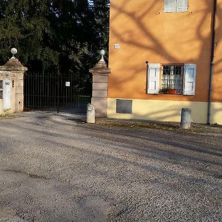 Bed and Breakfast Al Cancello Модена Экстерьер фото