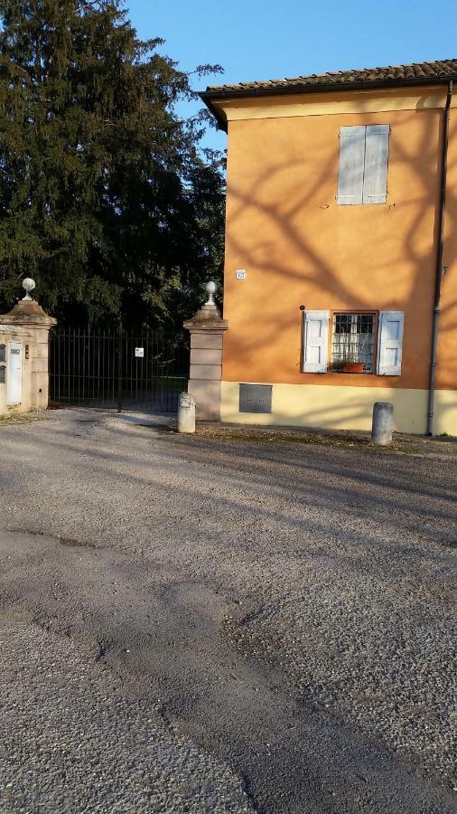 Bed and Breakfast Al Cancello Модена Экстерьер фото